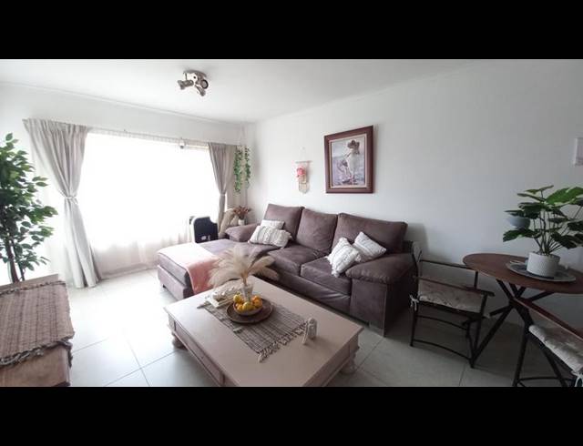 2 BEDROOM APARTMENT FOR SALE IN GLEN MARAIS